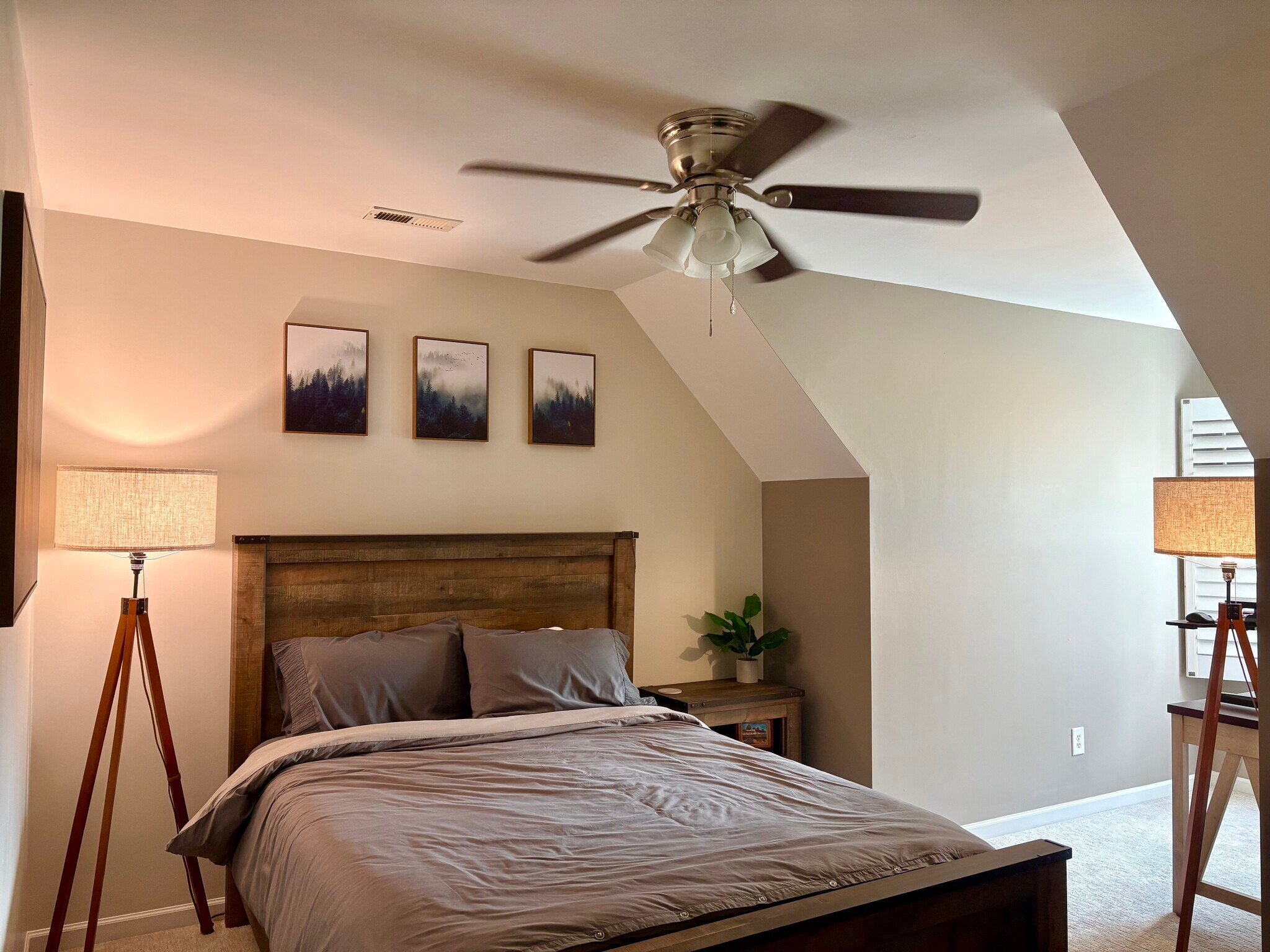 Building Photo - 9947 Reindeer Way Ln