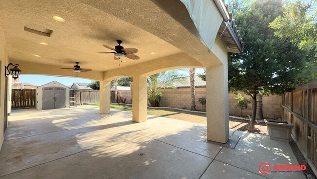 Building Photo - 4-Bedroom Home in Gossamer Grove!