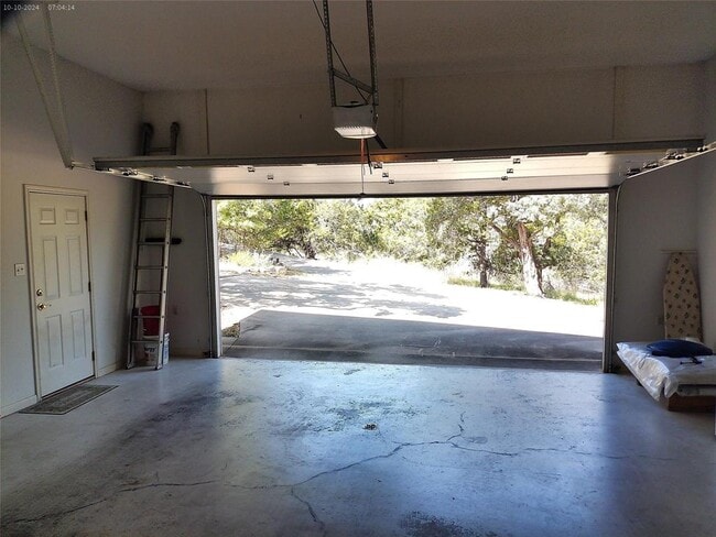 Building Photo - 525 Northwood Hills Dr