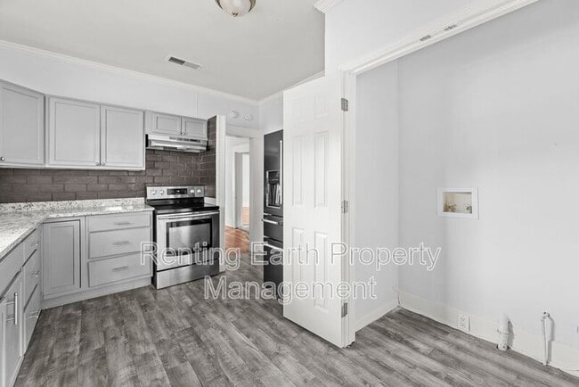 Building Photo - 5113 Farrell Ave