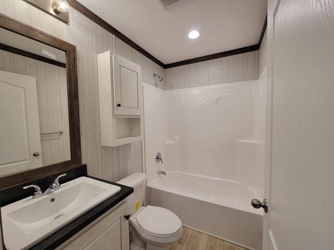 Building Photo - 5091 Cove Ct