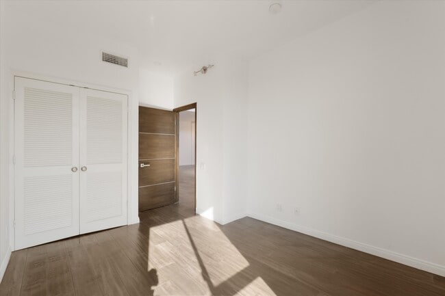 Building Photo - 2175 S Beverly Glen Blvd