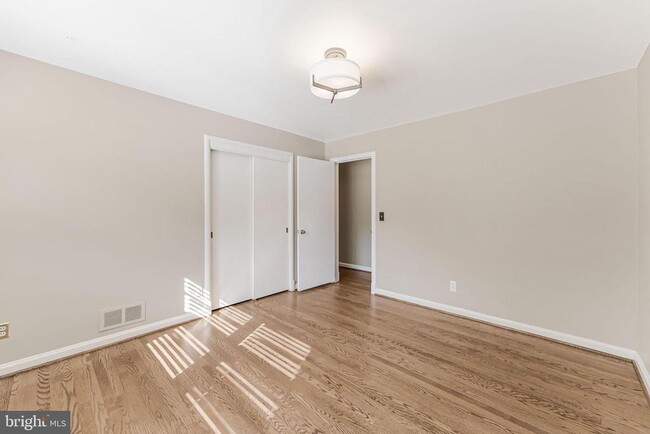 Building Photo - 3867 Chesterbrook Rd