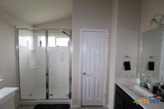 Building Photo - 1406 Lubbock Dr