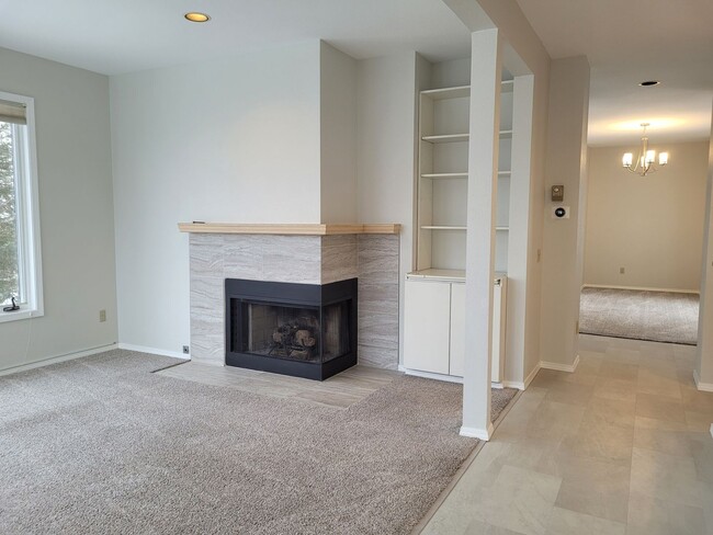 Building Photo - 18530 King Eider Ln