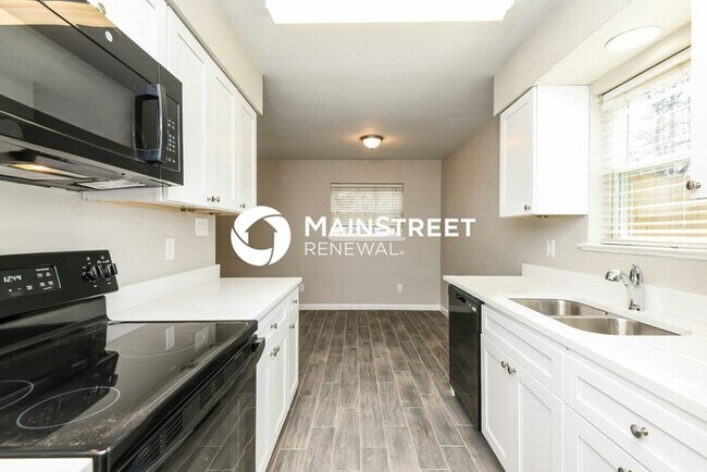 Building Photo - 3 Bedroom Pet-Friendly Home in BURLESON, T...