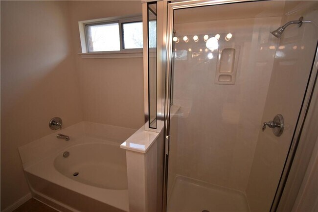 Building Photo - 2133 Oltons Bluff Dr