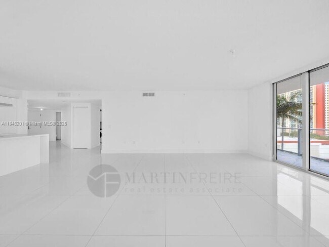 Building Photo - 300 Sunny Isles Blvd
