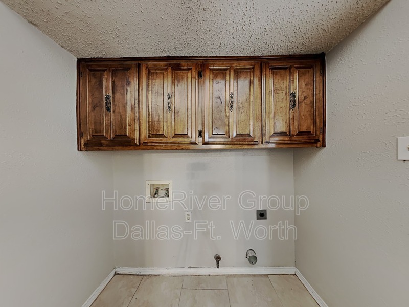 Building Photo - 1108 Huntington Dr
