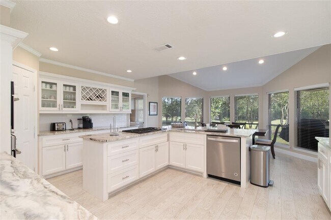 Building Photo - 4607 Breezy Point Dr