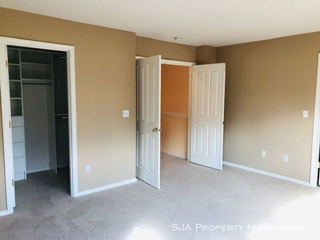 Building Photo - Large and Spacious Home in Renaissance Ridge!