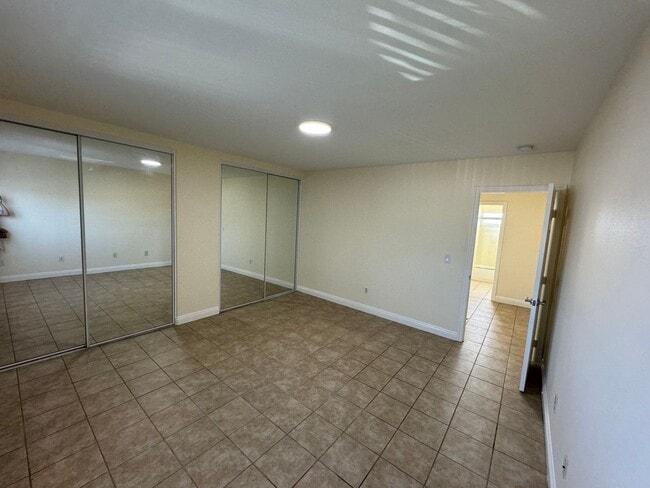 Building Photo - Greenfield Area