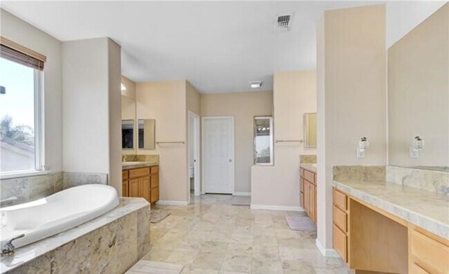 Building Photo - DREAMY 5 Bed/4 Bath OASIS - Discovery Bay