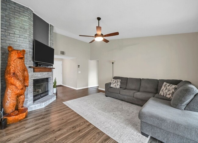 Building Photo - Home in Cedar Ridge