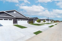 Building Photo - 147 Spartan Circle
