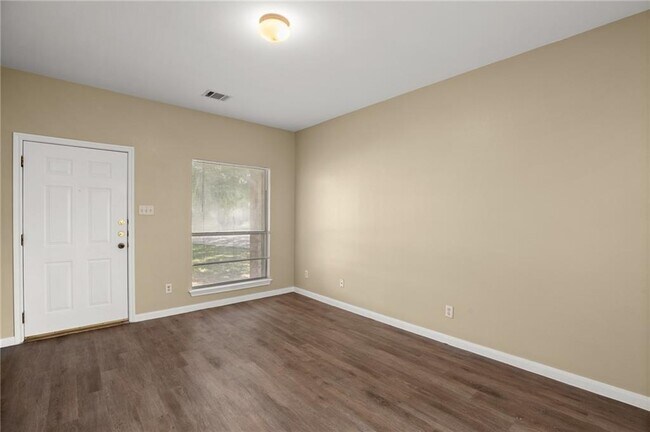 Building Photo - 250 Marvin Cove