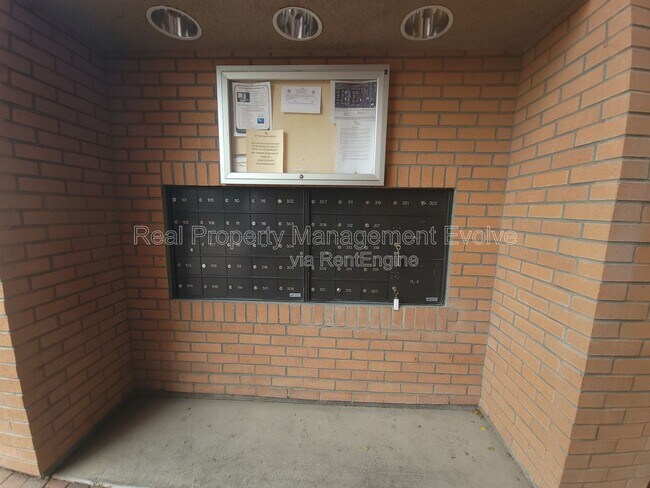Building Photo - 425 W Rio Salado Pkwy
