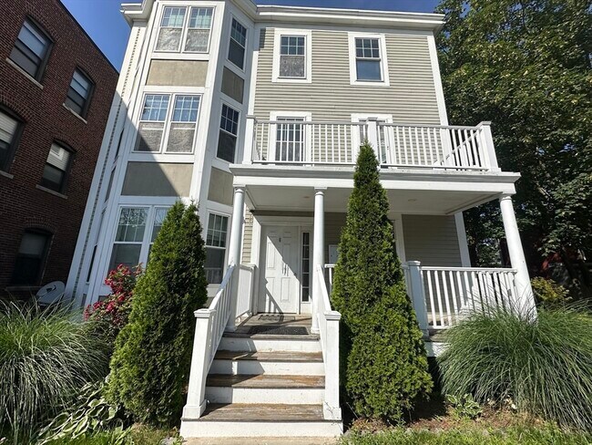 Building Photo - 6 Forest St