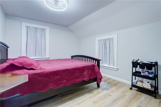 Building Photo - 523 Elmgrove Rd