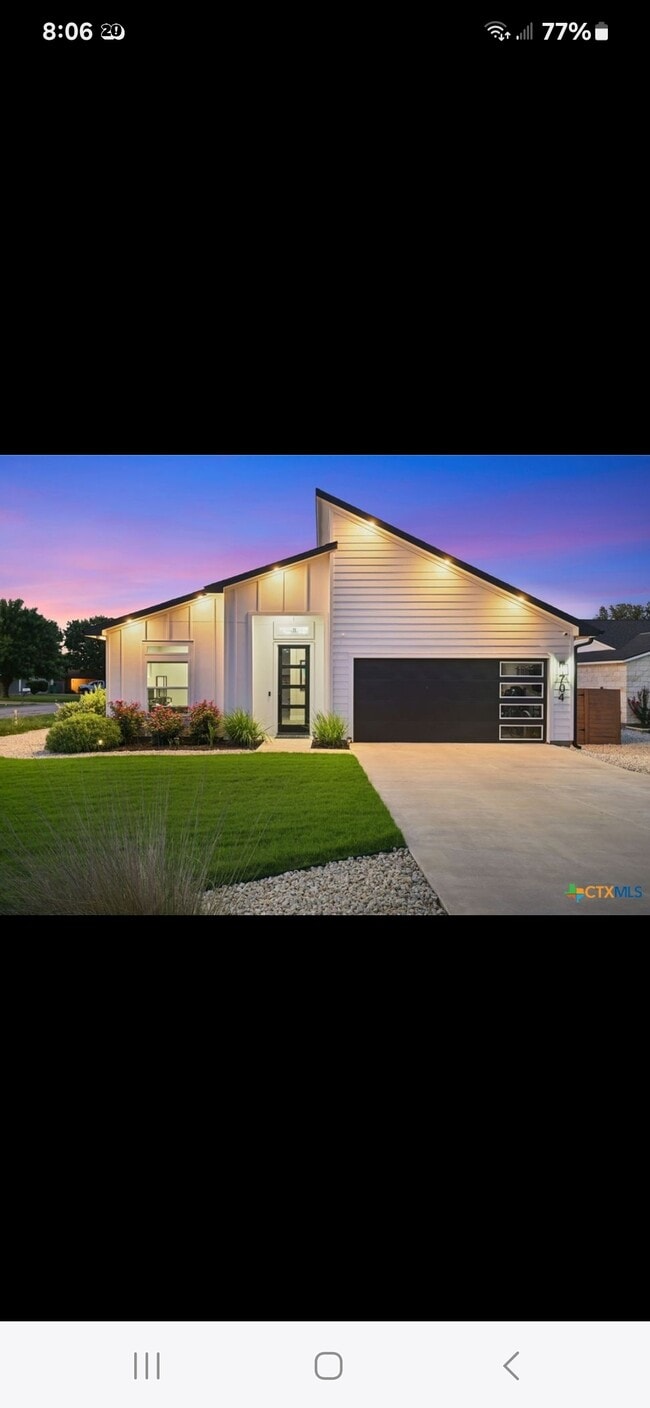 Building Photo - 704 Poe Cir