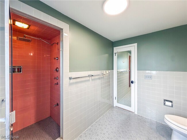 Building Photo - 2990 E Belvoir Oval