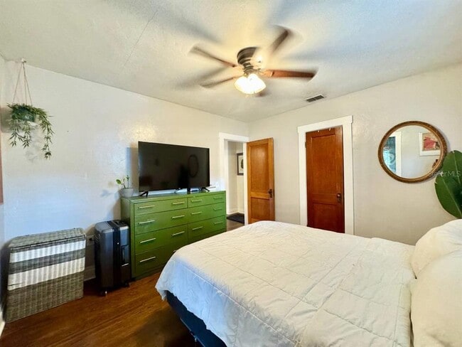 Building Photo - 308 E Hanlon St