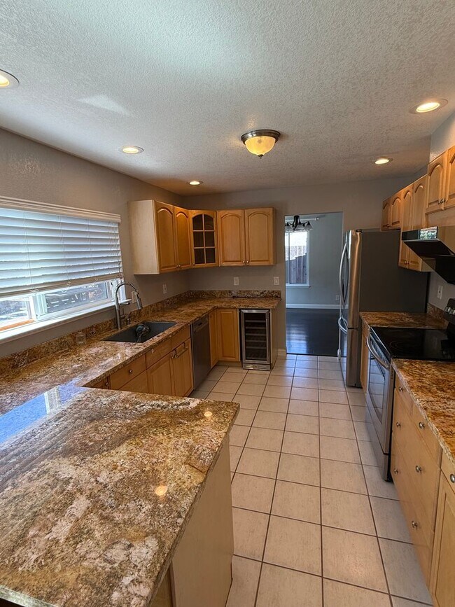 Building Photo - 32625 Lake Mead Dr