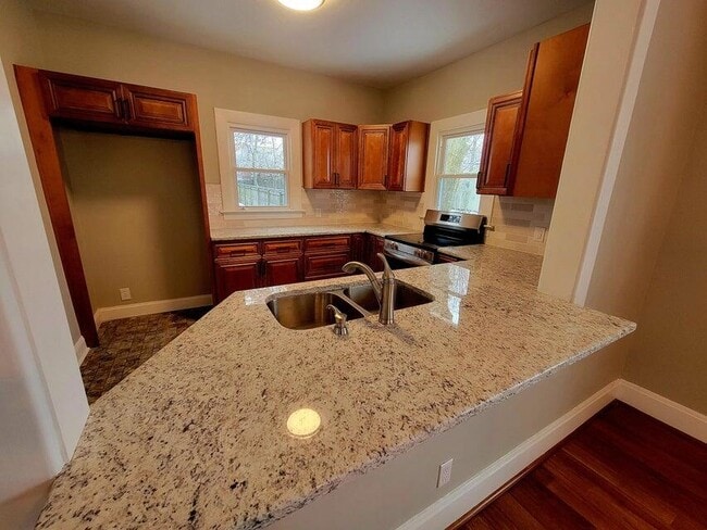 Building Photo - 112 Penmoken Park