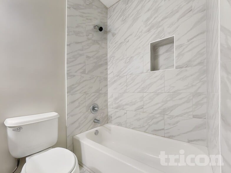 Building Photo - 2651 Pine Log Way