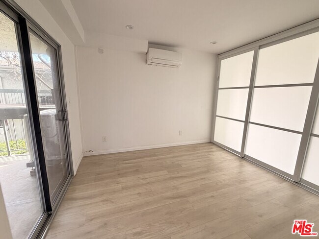 Building Photo - 4900 Overland Ave