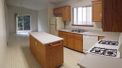 Building Photo - 3/2 House with Double Car garage in McK