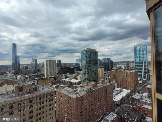 Building Photo - 2020 Walnut St