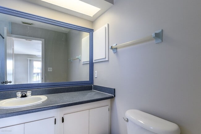 Building Photo - WATERFRONT- 2-BEDROOMS, 2-BATH- PUNTA GORD...