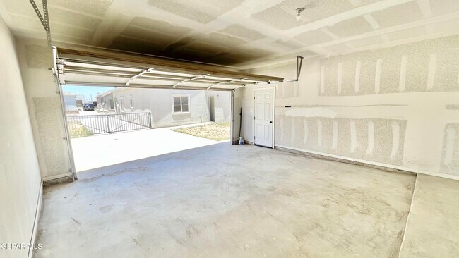 Building Photo - 14372 Chris Zingo Ln
