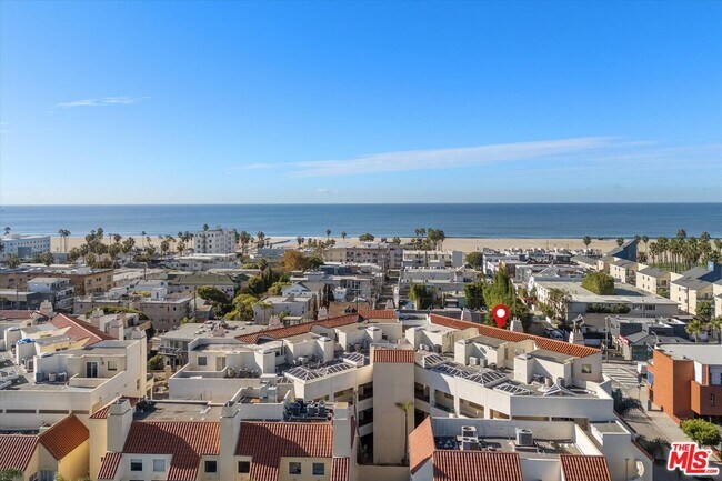 Building Photo - 235 Main St