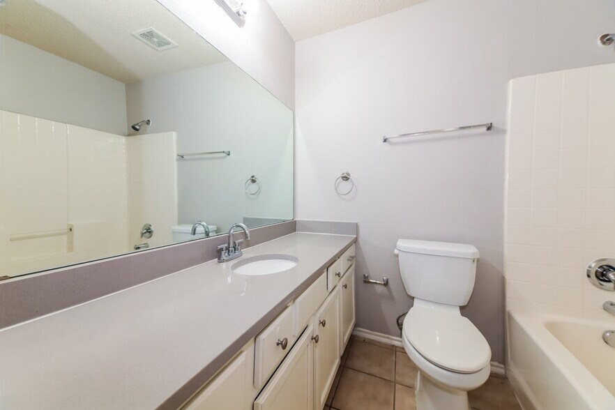 Building Photo - 1603 Venus Dr E