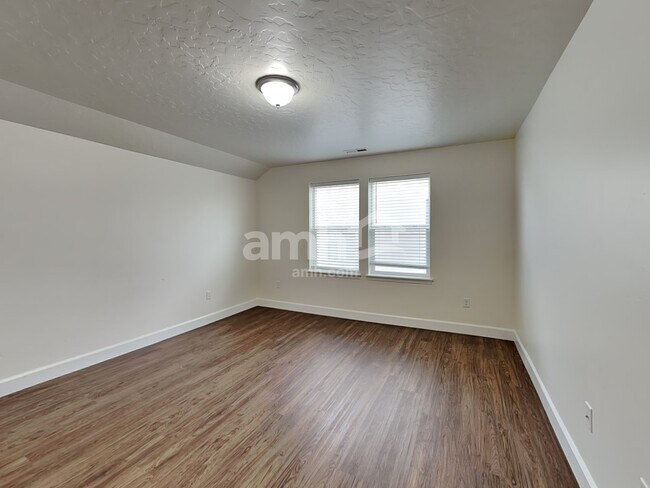 Building Photo - 245 E Sicily Dr