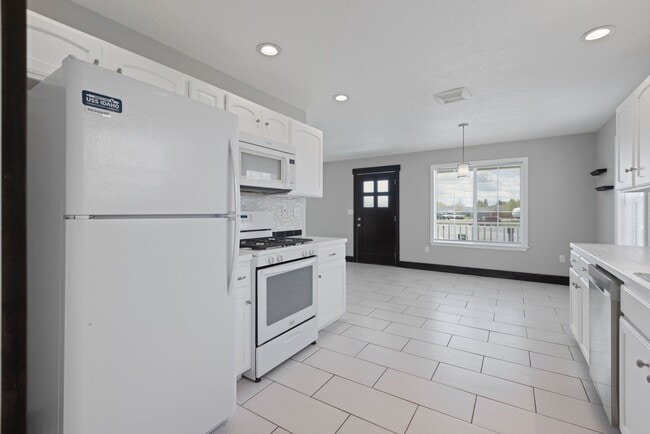 Building Photo - 4-Bed 2-Bath Hidden Gem on a Quiet Cul-de-Sac in Idaho Falls – Move-In Ready!