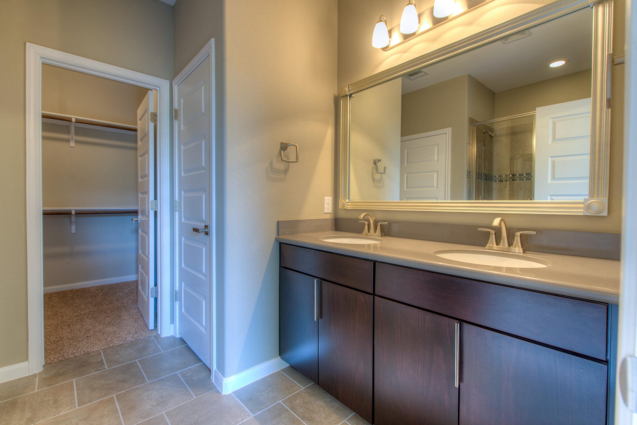 Building Photo - 405 S Meadowlark St