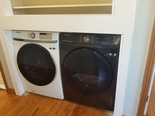 Building Photo - 577 Pinnacle Rd