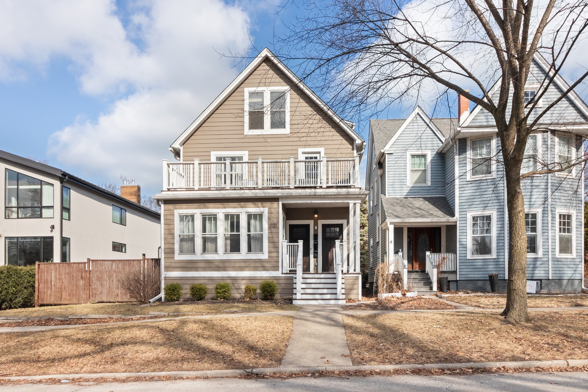 Building Photo - 1121 Leonard Pl