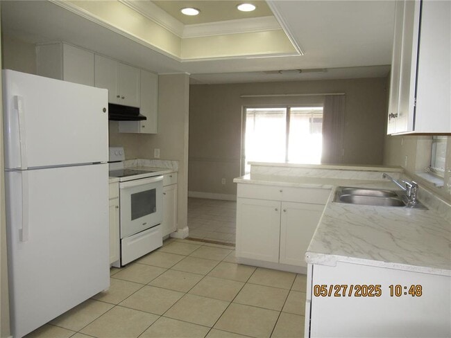 Building Photo - 4055 Forecast Dr