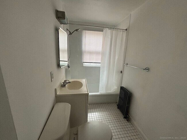 Building Photo - 5 Clarmore Dr