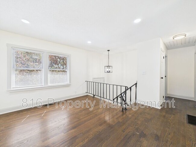 Building Photo - 1406 N Ponca Dr