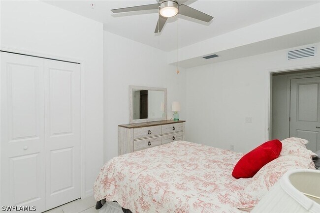 Building Photo - 5739 Oakmont Ct