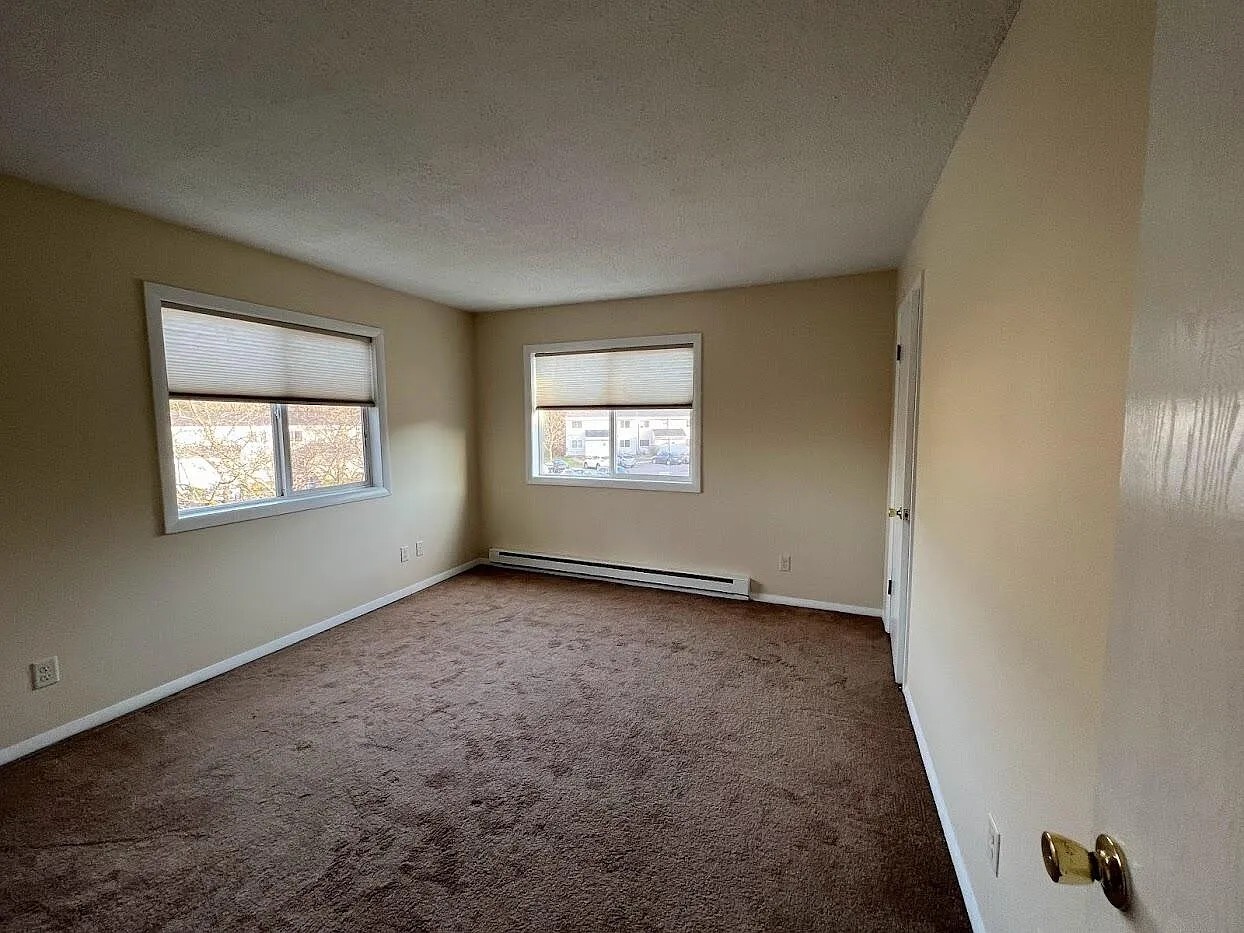 Master B/R - O1 Grandview Dr