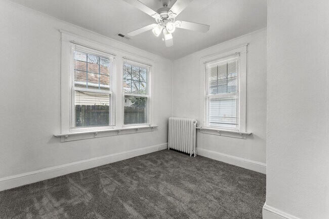 Building Photo - Your Dream Home Awaits in Norfolk!