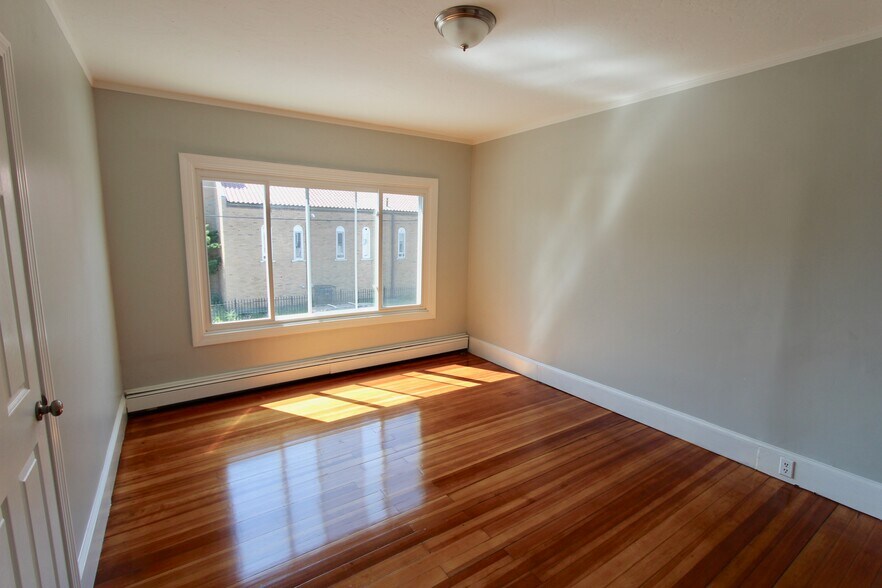 Building Photo - 508 Revere St