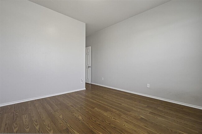 Building Photo - 5924 SE 66th St