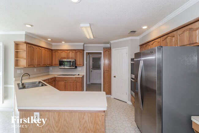 Building Photo - 8410 Walnut Tree Dr